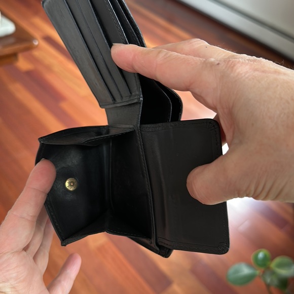 Louis Vuitton Black Leather Bifold Marco Wallet LV - Picture 6 of 9